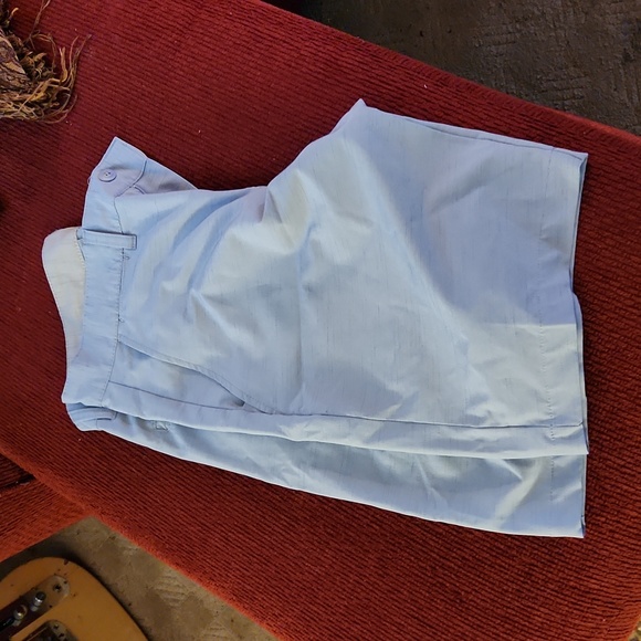 Burnside mens dressy shorts size 33 waist BNWOT condition - Picture 2 of 4